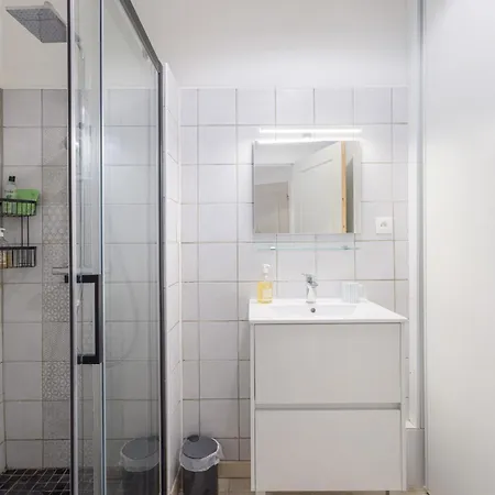 With Rooftop Terrace