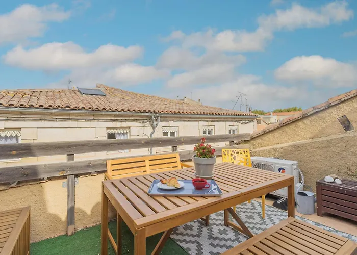 아파트 With Rooftop Terrace